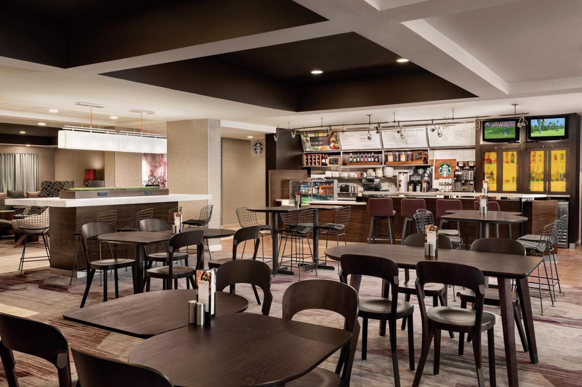 Courtyard By Marriott Топіка Екстер'єр фото