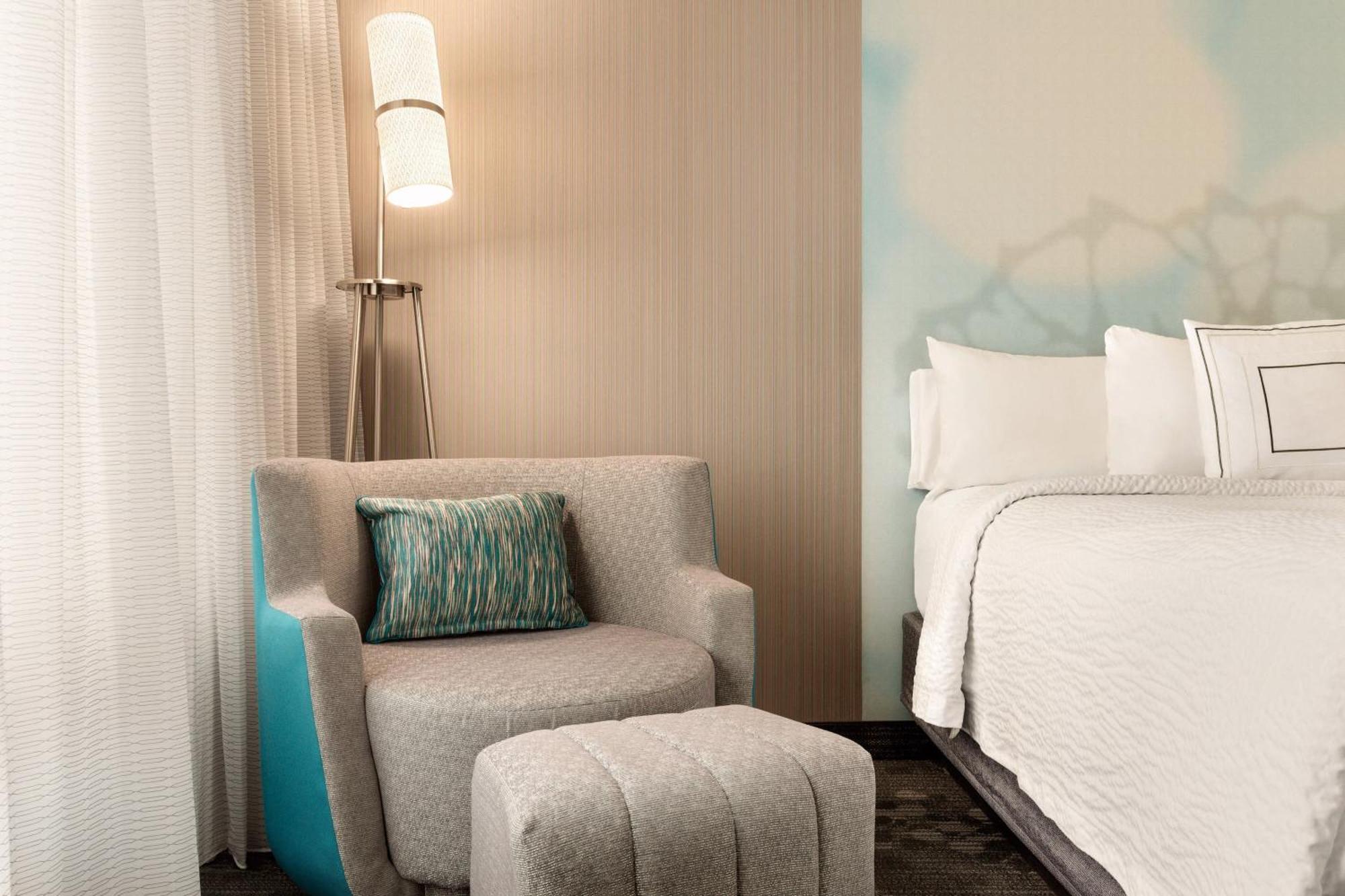 Courtyard By Marriott Топіка Екстер'єр фото