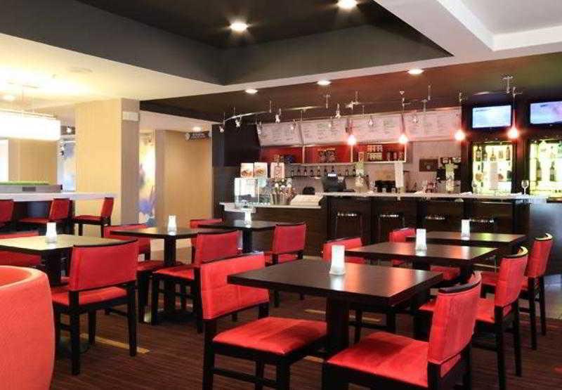 Courtyard By Marriott Топіка Ресторан фото